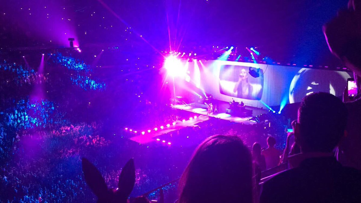 sixofcrowsari's tweet photo. 2 months ago I saw Ariana!💕
The best/ worst day of my life,
rip to our 22 angels👼🏼 https://t.co/7xH2R1B4uC