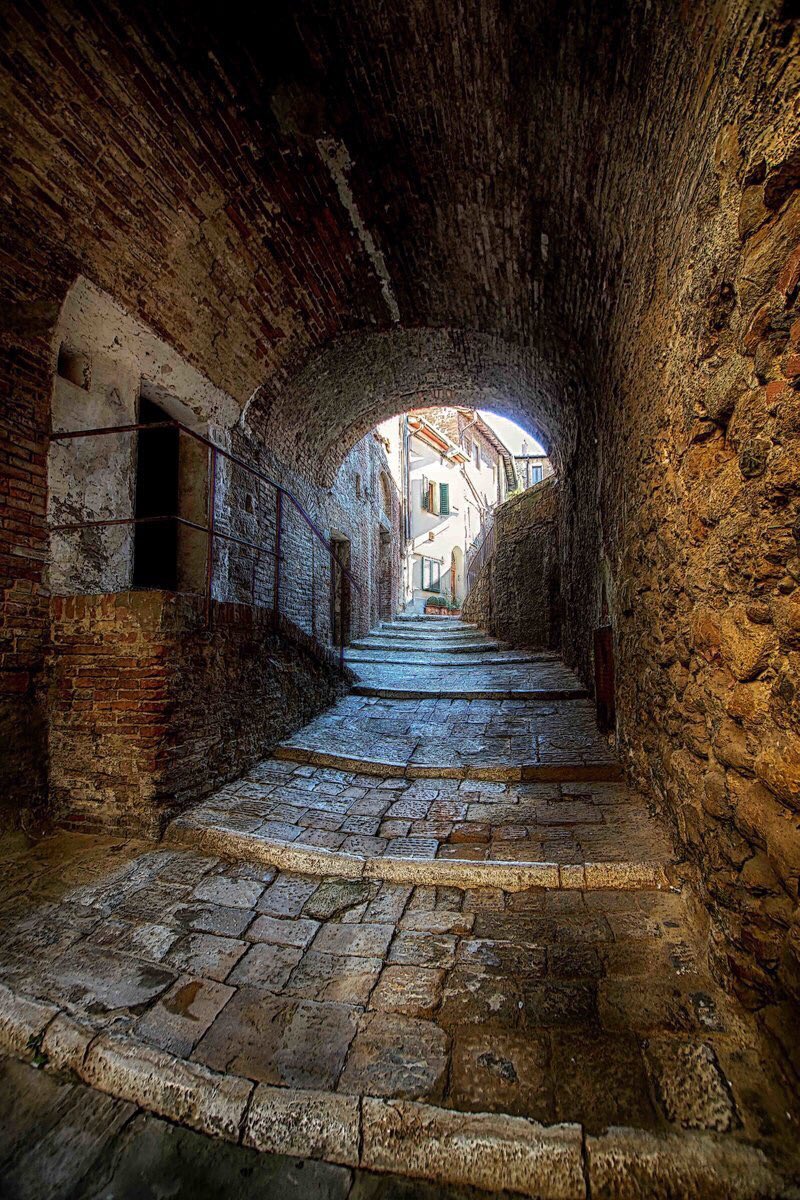 PicPublic's tweet photo. #Chianciano street #Siena #Italy https://t.co/pcn7B1lcUt