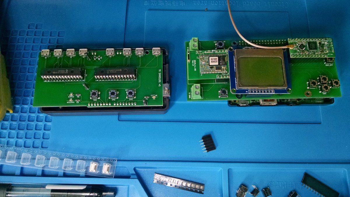stfmani's tweet photo. Ça sera plus pratique que les fils volants sur les breadboards. #V4MPOD https://t.co/ijeJGhdmVP