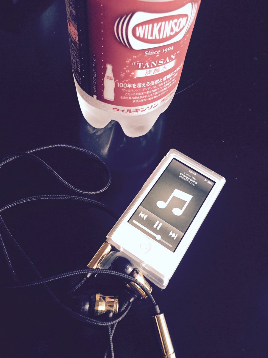 diablo24in's tweet photo. iPhone持って走るのダルくなってきたので
ipod nanoを購入🙌🏾
軽い!そしてLINEこない!集中できる!w
workoutの後はWILKINSON😎
#workout
#SANZAI
#鍛え直し https://t.co/HUosggC0f4