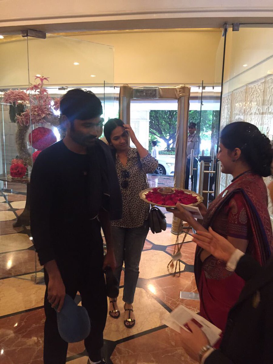 Rajivdhanush's tweet photo. @dhanushkraja & @soundaryaarajni #VIP2PressMeet https://t.co/79caVgTvxJ