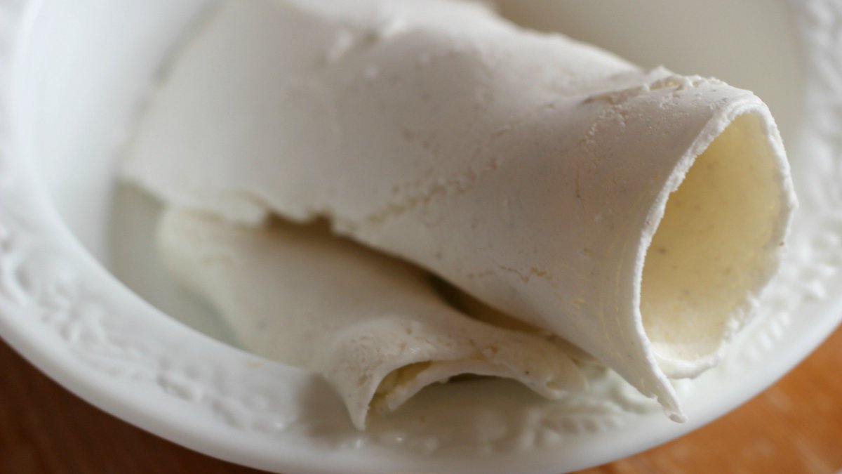 lifehacker's tweet photo. Yes, you can make your own ice cream rolls:
https://t.co/ZA1gF1iNOB https://t.co/eKKg61jl9R