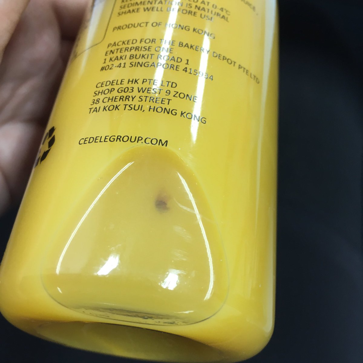 mieliseul's tweet photo. there's a spider in my juice... #theresasnakeinmyboots #cedele #spiderjuice https://t.co/JRnZfPaP6T