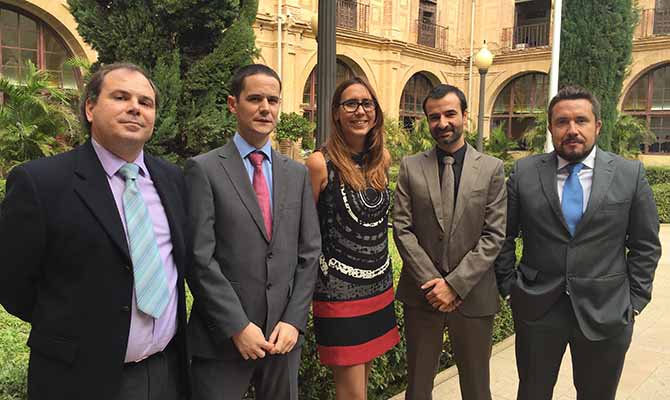 Murdiario's tweet photo. Investigadores de la UCAM descubren un nuevo fármaco contra el virus Zika. https://t.co/THQct5ObNM https://t.co/hOmzudycJh