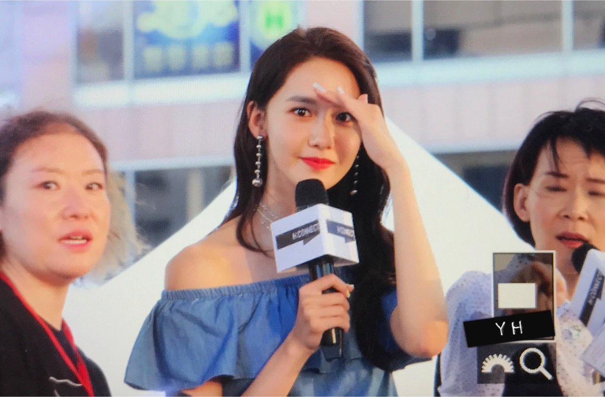 [PIC][22-07-2017]YoonA khởi hành đi Đài Loan để tham dự buổi Fanmeeting cho thương hiệu "H:CONNECT" vào hôm nay - Page 2 DFVNyUOUAAAazWe