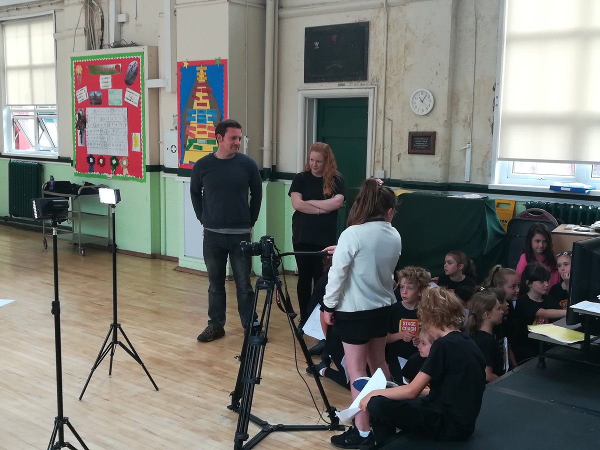 STAPontypridd's tweet photo. Director Cai Howells showing our younger guys how it works behind the camera #masterclass https://t.co/OQVdt3mPzs