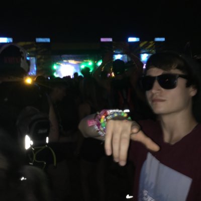 DakotaBreit's tweet photo. #SpringAwakening2017 https://t.co/oOVNW6ddzp