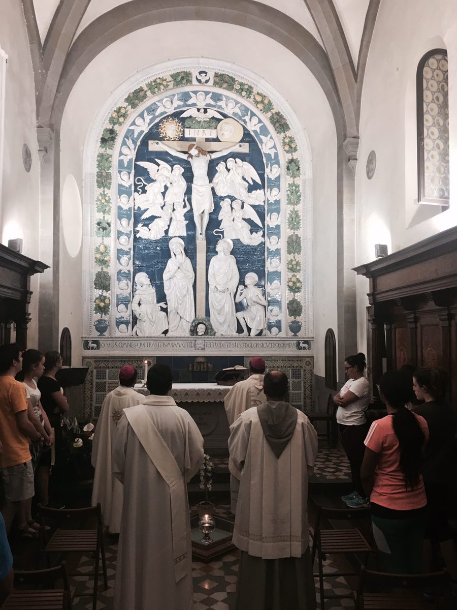 pgAlessandria's tweet photo. Ieri è iniziato il #camminogiovaniAssisi: i giovani di @DiocesiAl e @DiocesisVitoria insieme sulla #viadiFrancesco
➡️ #SeguiilSegno https://t.co/glEQmUFK7x