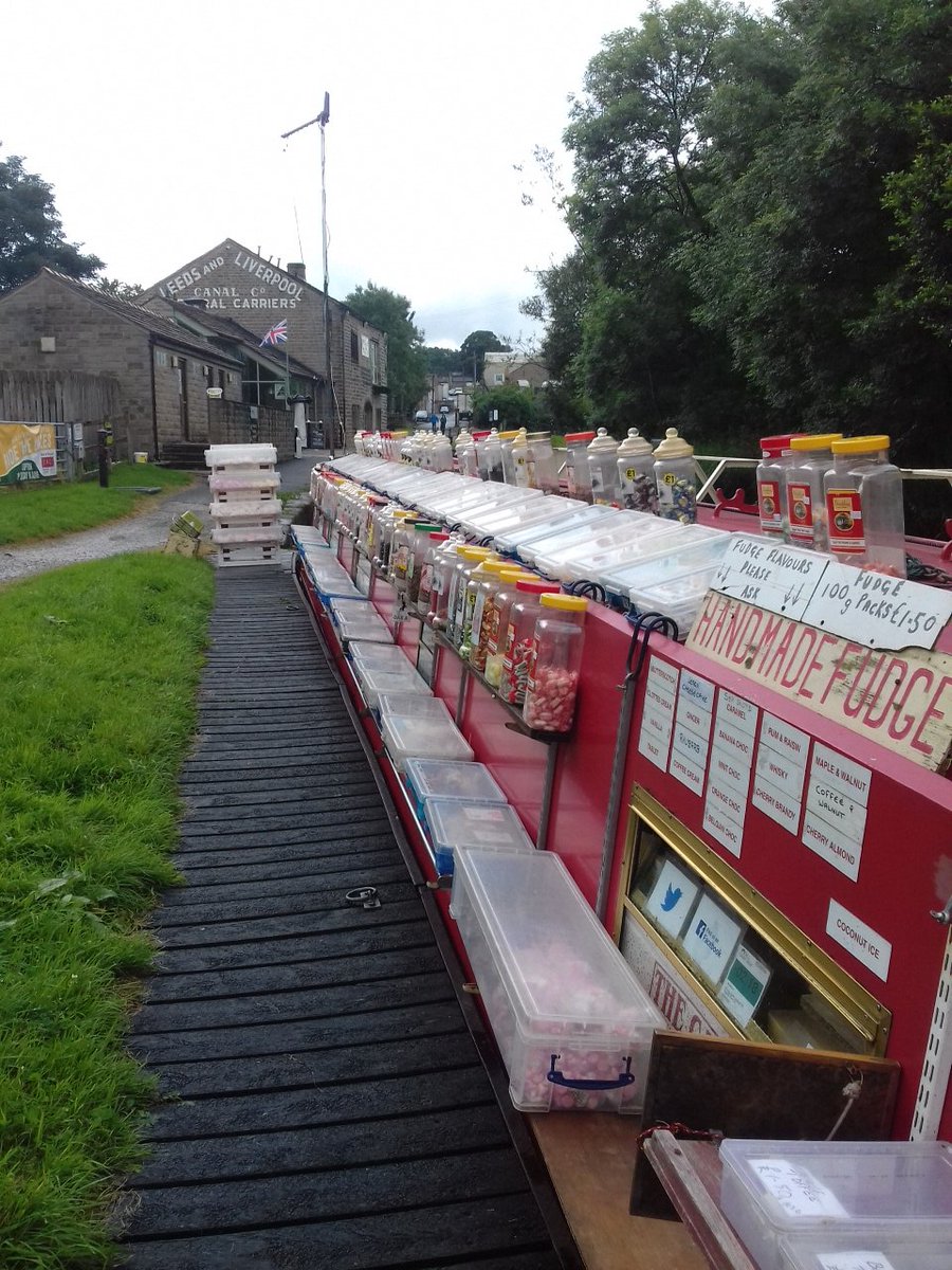 candy_boat's tweet photo. Candy boat is open today on this damp Sat 22nd July near cafe cargo , foulridge go on treat yourself https://t.co/REurIFyjvo