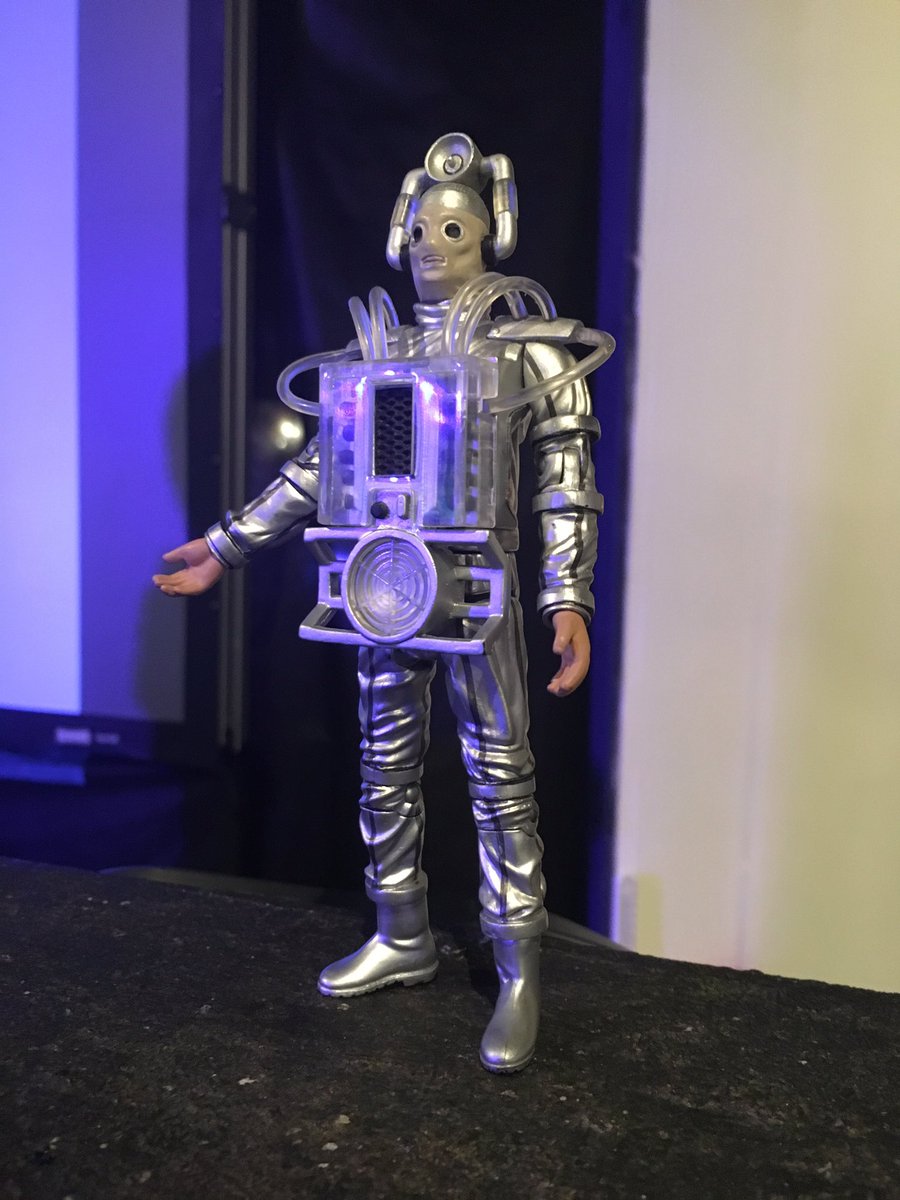 MFXkate's tweet photo. Mini-Mondas is ready to spill the beans for @Millennium_FX @ the @DW_Experience #cyberman #doctorwho #cyberinvasion #delete #cardiff #mondas https://t.co/taYQwNyIQb