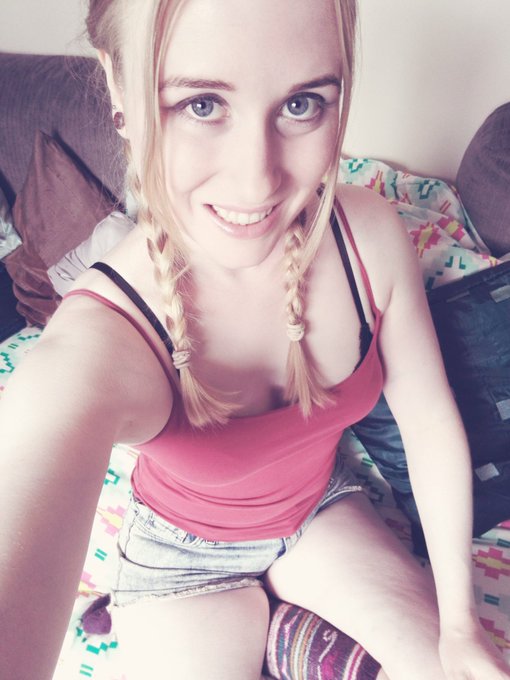 Set two with @Millzy82 - festival goer! #selfie #saturdaymorning https://t.co/48dOgMMab9<a class="tags" target="_blank" title="On Twitter" href="/?out=eyJ0eXAiOiJKV1QiLCJhbGciOiJIUzUxMiJ9.eyJpYXQiOjE3MjcyNTg0NjcsImlzcyI6InR3cG9ybnN0YXJzLmNvbSIsIm5iZiI6MTcyNzI1ODQ2NywiZXhwIjoxNzU4Nzk0NDY3LCJyZWRpcmVjdF91cmwiOiJodHRwczovL3R3aXR0ZXIuY29tL01pbGx6eTgyIn0.d81A9w8EYkdauYLkySxF6XciyTmYjHXPRcIry6y5uI8TQL-I8wWZ-90QR9yJ4DK6Ev7Nxm8PdSr7EA2a9MfC_w">@Millzy82</a><a href="/tag/selfie"class="tags">#selfie</a><a href="/tag/saturdaymorning"class="tags"><span>#saturdaymorning</span></a>