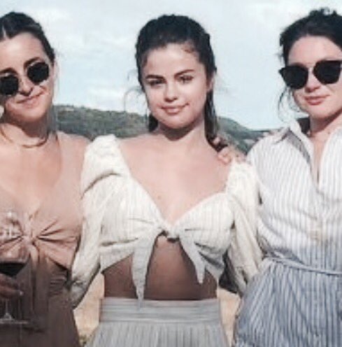Happy b-day to my beautiful angel,she inspires me every single day.Have a great day surrounded by people who loves you #HappyBirthdaySelena