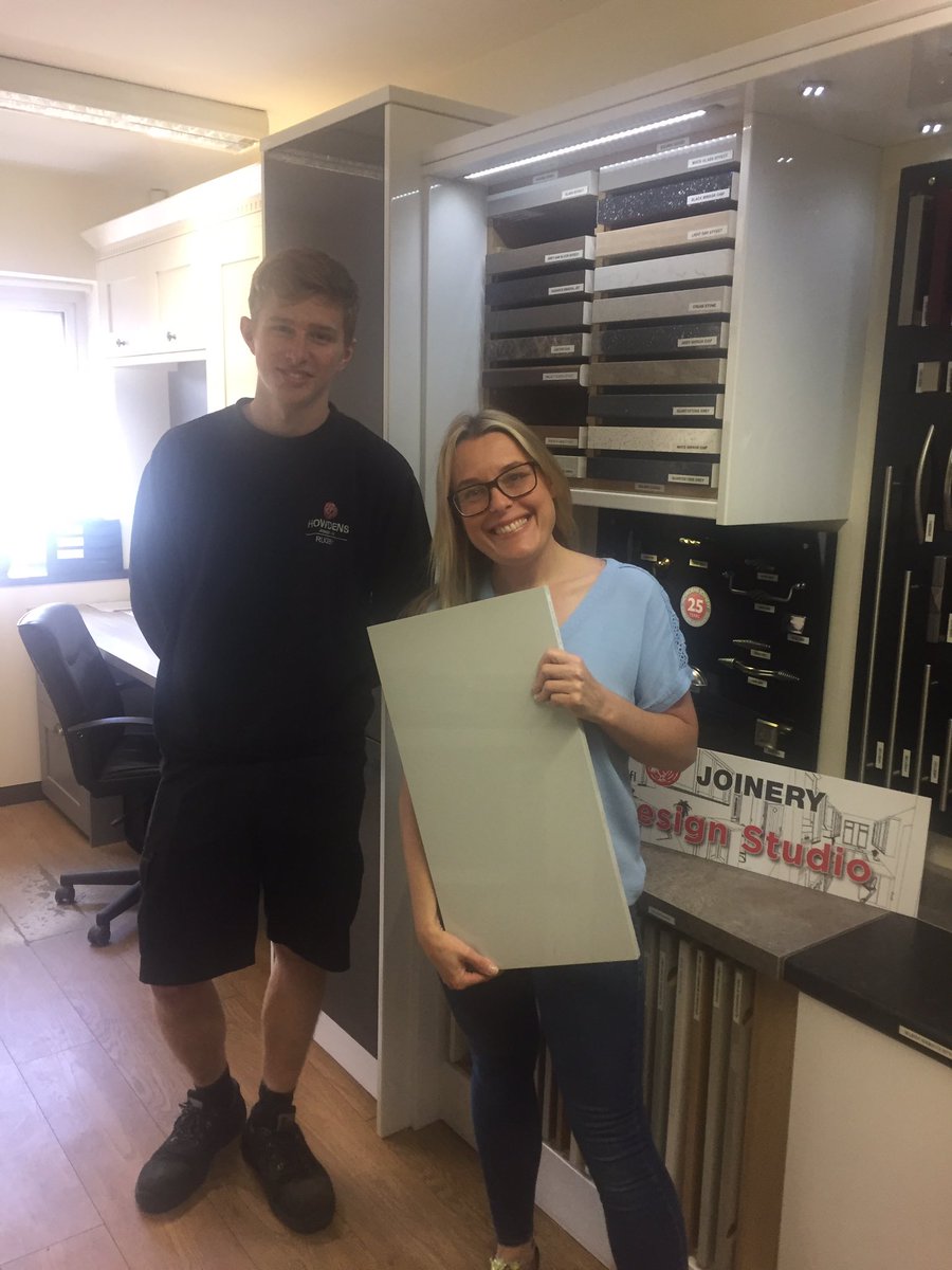 adaptingmum's tweet photo. The gorgeous people at #howdenskitchens #Rugby are donating a WHOLE kitchen to our #housemakeover โค๏ธโค๏ธโค๏ธ#musculardystrophy #localcommunity https://t.co/kB26bFu1ht