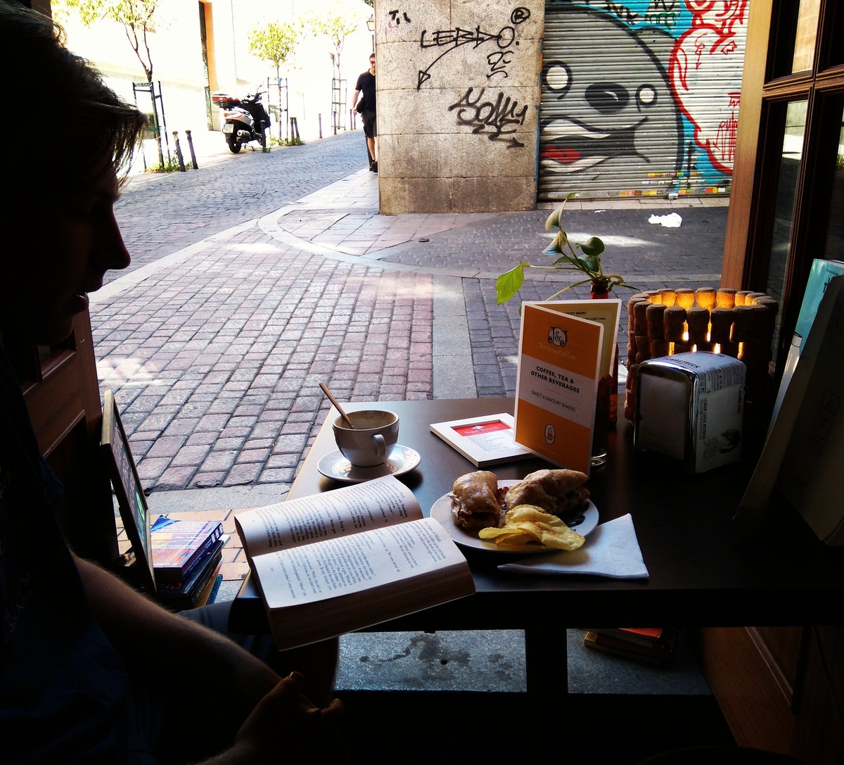 J&J Books and Coffee (JnJBooksnCoffee) Twitter