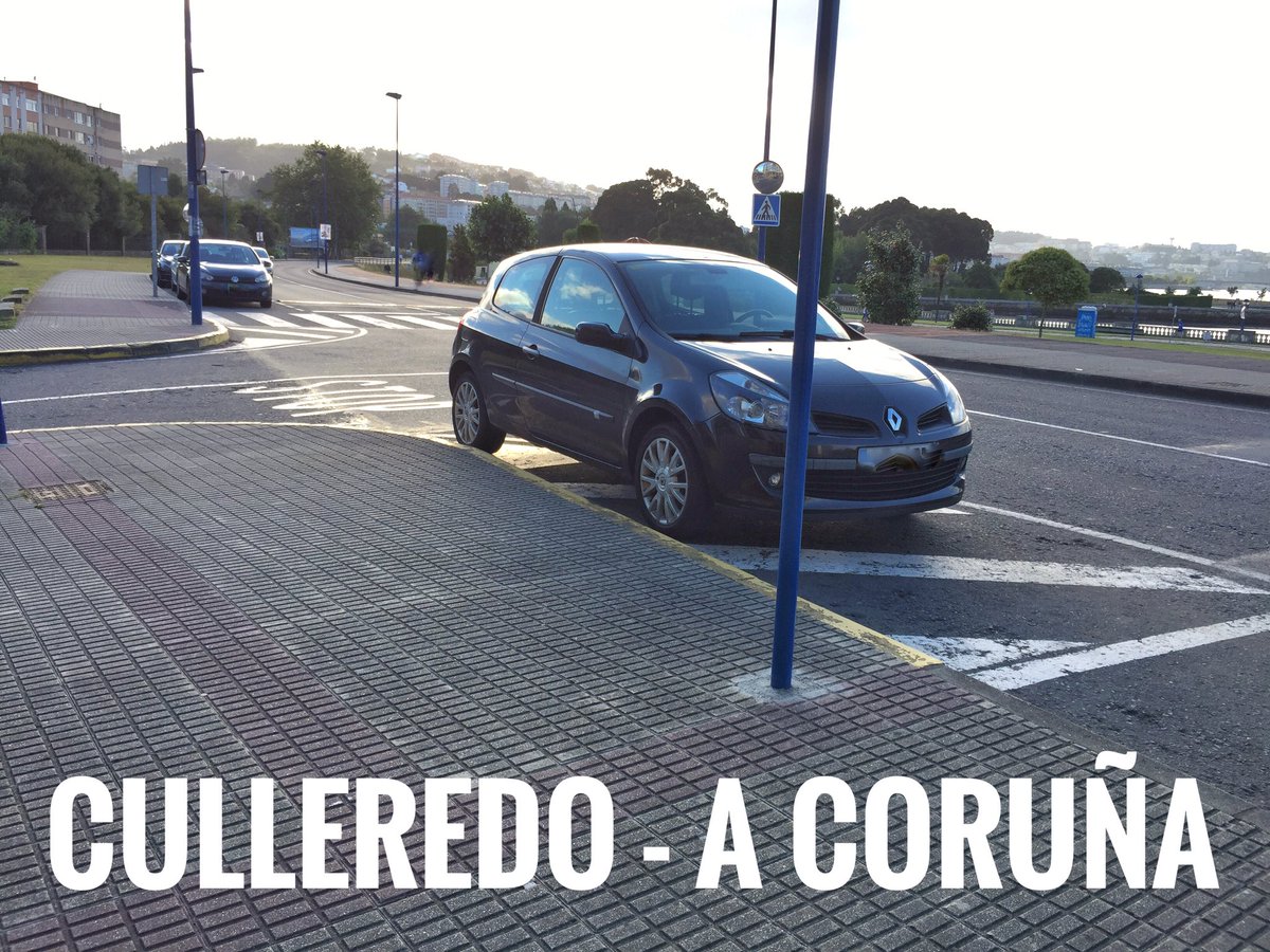 Ragusa51's tweet photo. Otro 💩 que no le importa si aparca donde no se puede y dificulta la visual de los demás conductores #Coruña #Culleredo #aparcamientoscoruños https://t.co/9cB87PQwIO