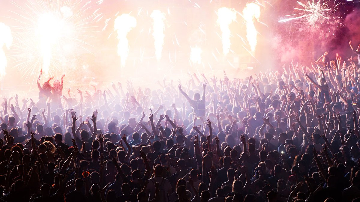 billboard's tweet photo. The 50 greatest festival performances of all time 🔥 https://t.co/1E7hIMyXqb https://t.co/gYYf10UiKI