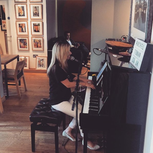 CoffeeYard's tweet photo. Call in today and hear the sweet vocals of Rachel Toman! 
#CoffeeYard #LiveMusic #Lunchtime https://t.co/tgt0yqbzeK