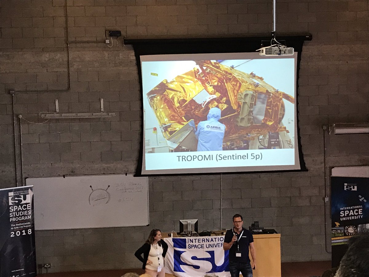 MaceSpaceNerd's tweet photo. Laura @roiseanna and Daniel at #SSP17 talking about how @ISU_SSP changes your life #stcorp @DutchSpace @AirbusDS_NL @NLSpaceOffice #tno https://t.co/syQjBbjaKI
