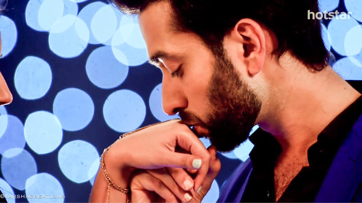 whatsayisay's tweet photo. And this happened ♥️
Love the effect Shivaay has on Annika !  🔥😍 #Ishqbaaaz https://t.co/79NlJ3RUtf