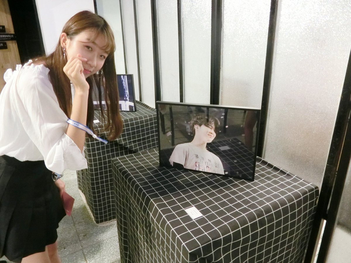 jiayipeow48's tweet photo. 朴智旻😍
你這危險的男人 一定要這麼帥嗎😣
#byallmeans #exhibition #bts #jimin #parkjimin #jhope #jungkook #제이홉 #정호석 #鄭號錫 #지민 #박지민 #朴智旻 #정국 #전정국 #田柾國 #防彈少年團 https://t.co/3IqGjeYEv7