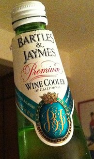 shellgibson02's tweet photo. #80sFBPosts got a 4 pack of wine coolers and headed to the pool https://t.co/Get0uIXt8X
