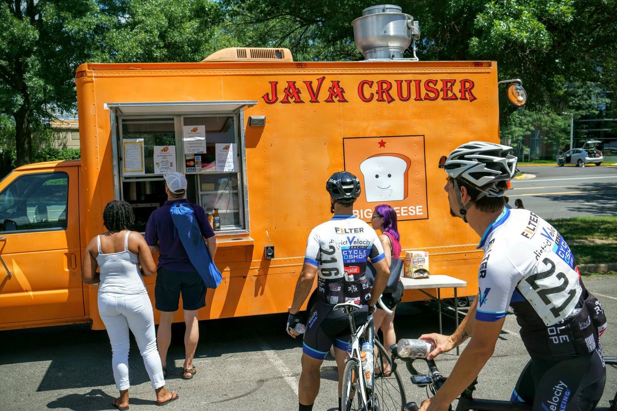 JavaCruiserMOCO's tweet photo. Make sure you fuel up 🥐🍳🥓🧀with us today #TourDeTysons 🚴🏼‍♀️🚴🏻🚴🏼‍♀️@NatCapVeloClub @tysonspartners https://t.co/9ZAVywgYnZ