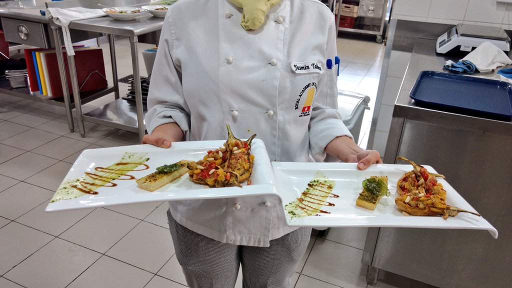 Eatjo's tweet photo. Italian Boats by Yasmin Tabara!

#CreateARecipeToEat
#EATJo https://t.co/nDDdpEfqmS
