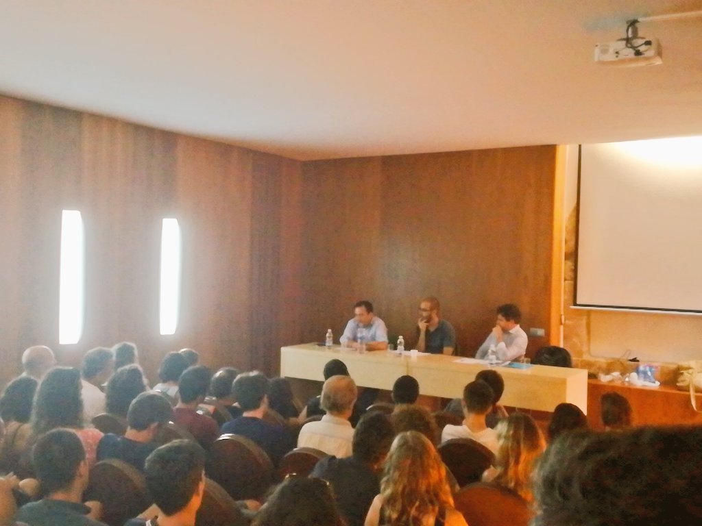 MediterraniaEsc's tweet photo. Parla @MIllueca  a @MediterraniaEsc, junt a @carles_badenes i @PauCaparros
De model productiu a model de desenvolupament: Qui, com i amb qui https://t.co/ytwUtYdjAB