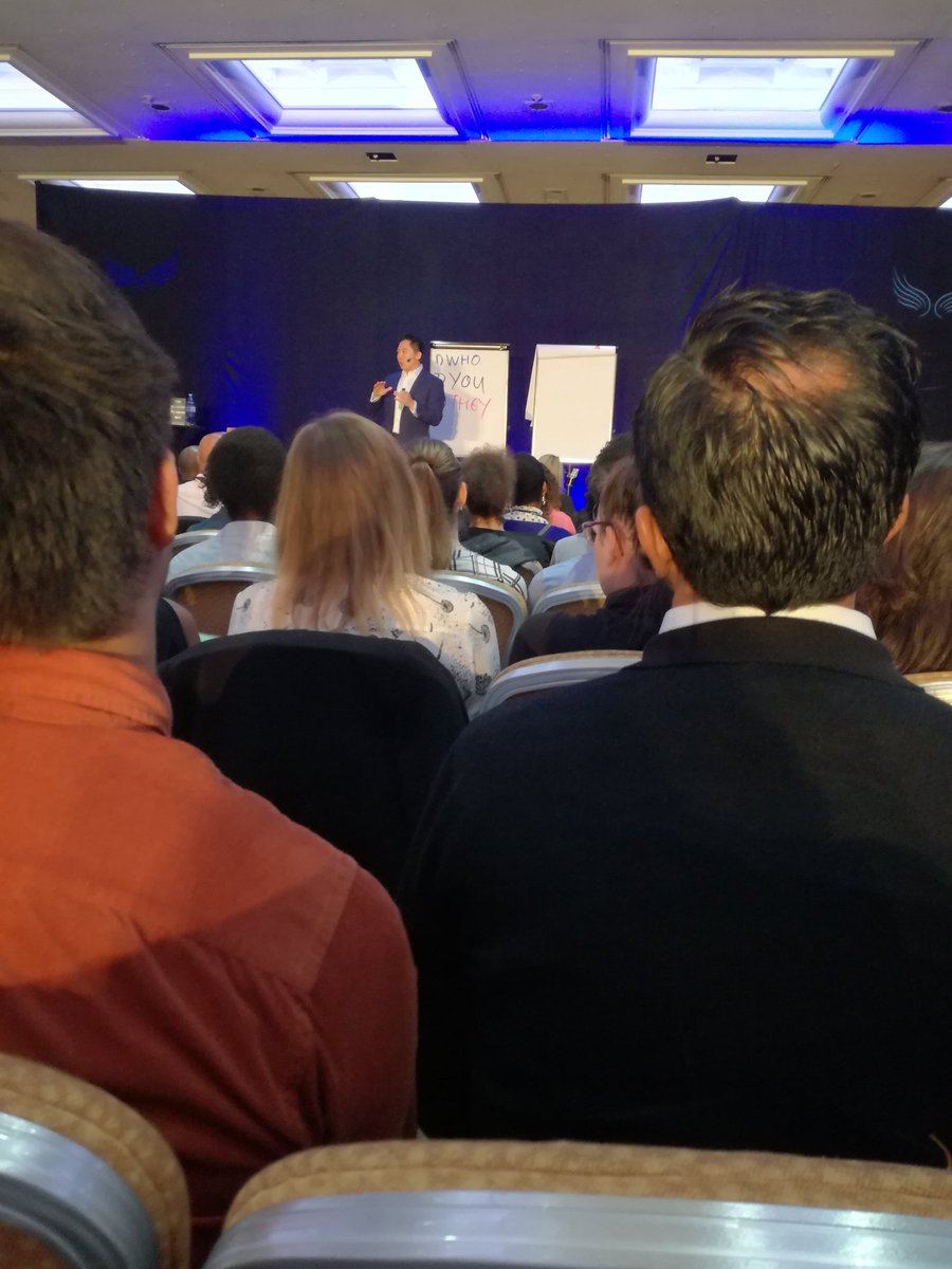 #WEALTHDRAGONS John Lee sharing wealth for free at the London Hilton Hotel