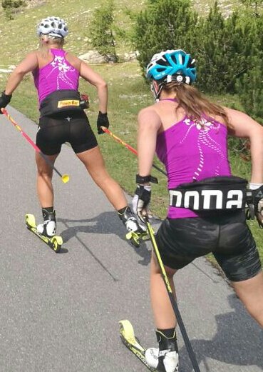 MarjaanaPitk's tweet photo. Aamun rullatehoissa malliesimerkki vetovuorossa ja mallioppilas seuraa😎😎 #oulunhiihtoseura #nonamesport #livigno https://t.co/Y05ZGttaY1