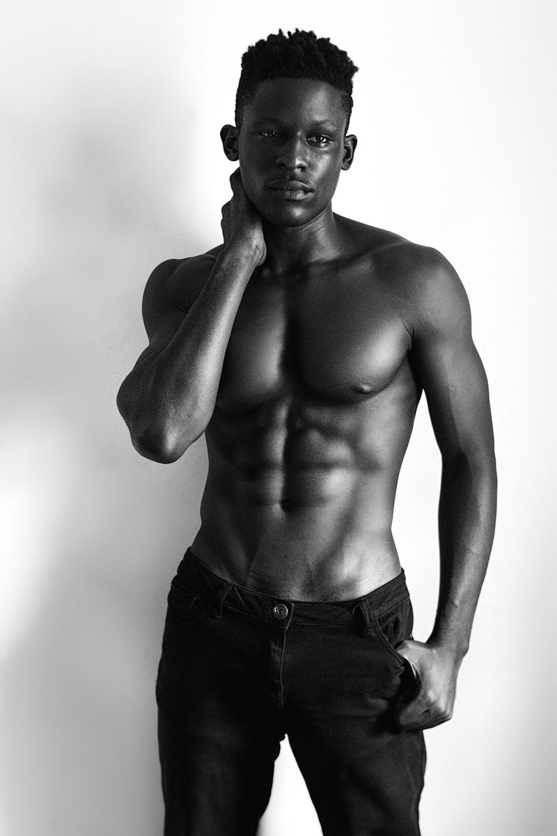 fowlermodels's tweet photo. #Blackisbeautiful @THEFRENCHMAN__
#FOWLERModels #Newface #Davou https://t.co/nkSH89MZod