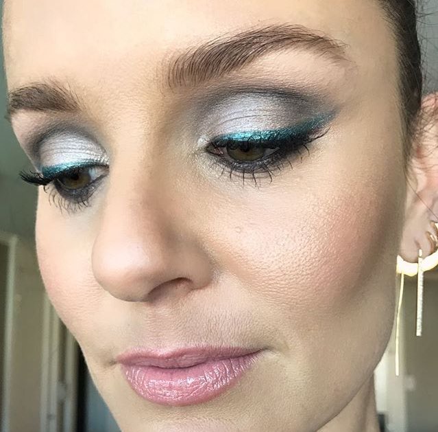 SarahWCalliesFR's tweet photo. 📸 Nouvelles photos postées par sa maquilleuse (nikkilawson_makeup) #SDCC https://t.co/jnXBsJAt8T