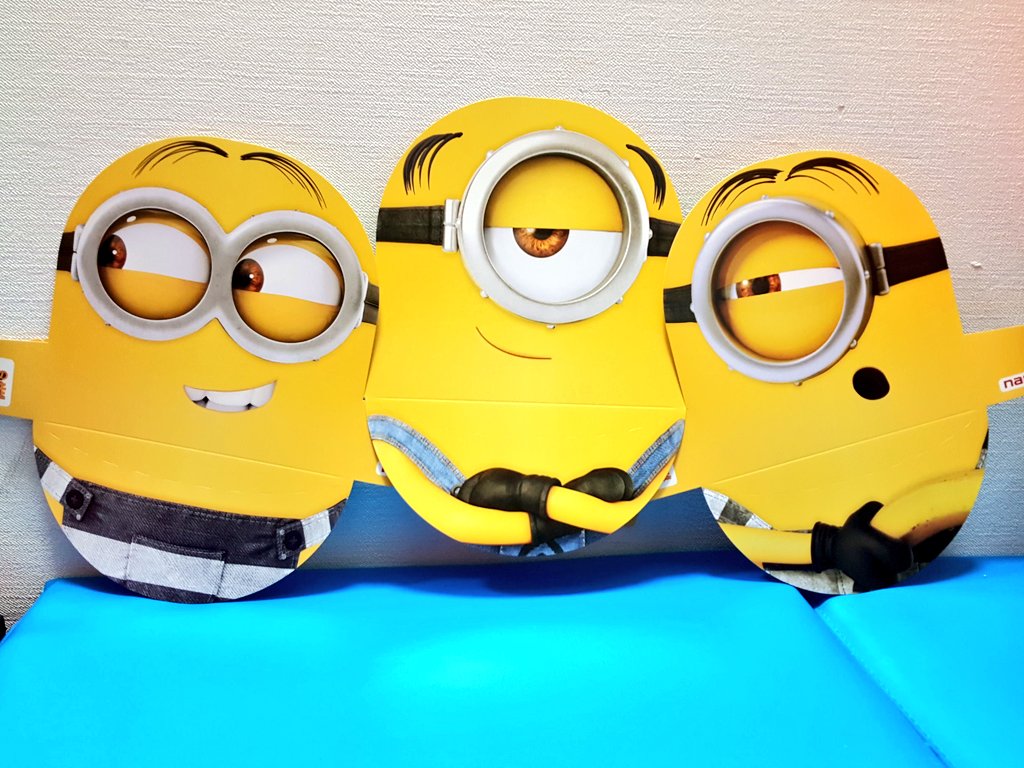 Namcoラゾーナ川崎店 キャンペーン情報 怪盗グルーのミニオン大脱走キャンペーン 本日より ミニオン大脱走の映画 半券やナムコポイントアプリのクーポン提示でnamco限定ミニオンサンバイザーやミニオンショッパーのプレゼントを行っております٩ W