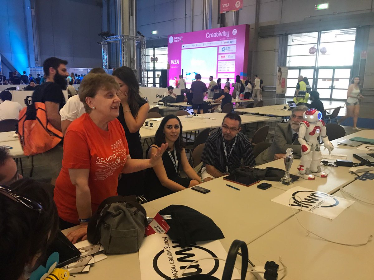 nadiagove's tweet photo. Robotica e donne: quali le opportunità per il futuro dei giovani?
@gmeazza "ragazze seguite le vostre passioni e appassionatevi alle #STEM" https://t.co/4sy5Z4xkWa