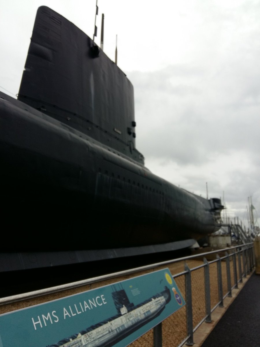 vespersian's tweet photo. Going on a #SubmarineTour. You have no idea how exciting this is. https://t.co/WeIpFnf0pG