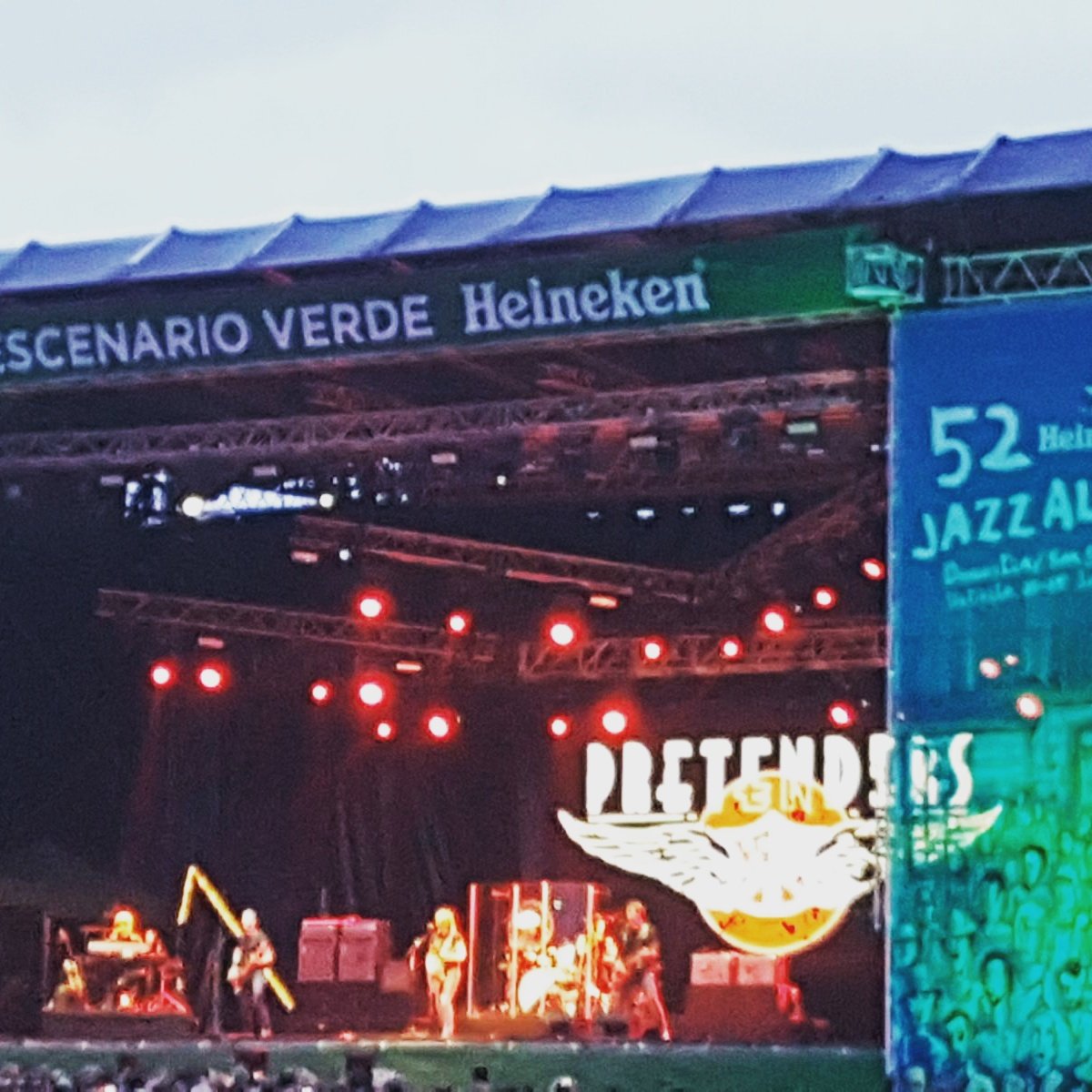 grosrunning's tweet photo. Entreno en Polideportivo MANTEO y concert en la Zurriola #Pretenders #jazzaldi #grosrunning #Donosti #planazo https://t.co/pqnK8GVZzz