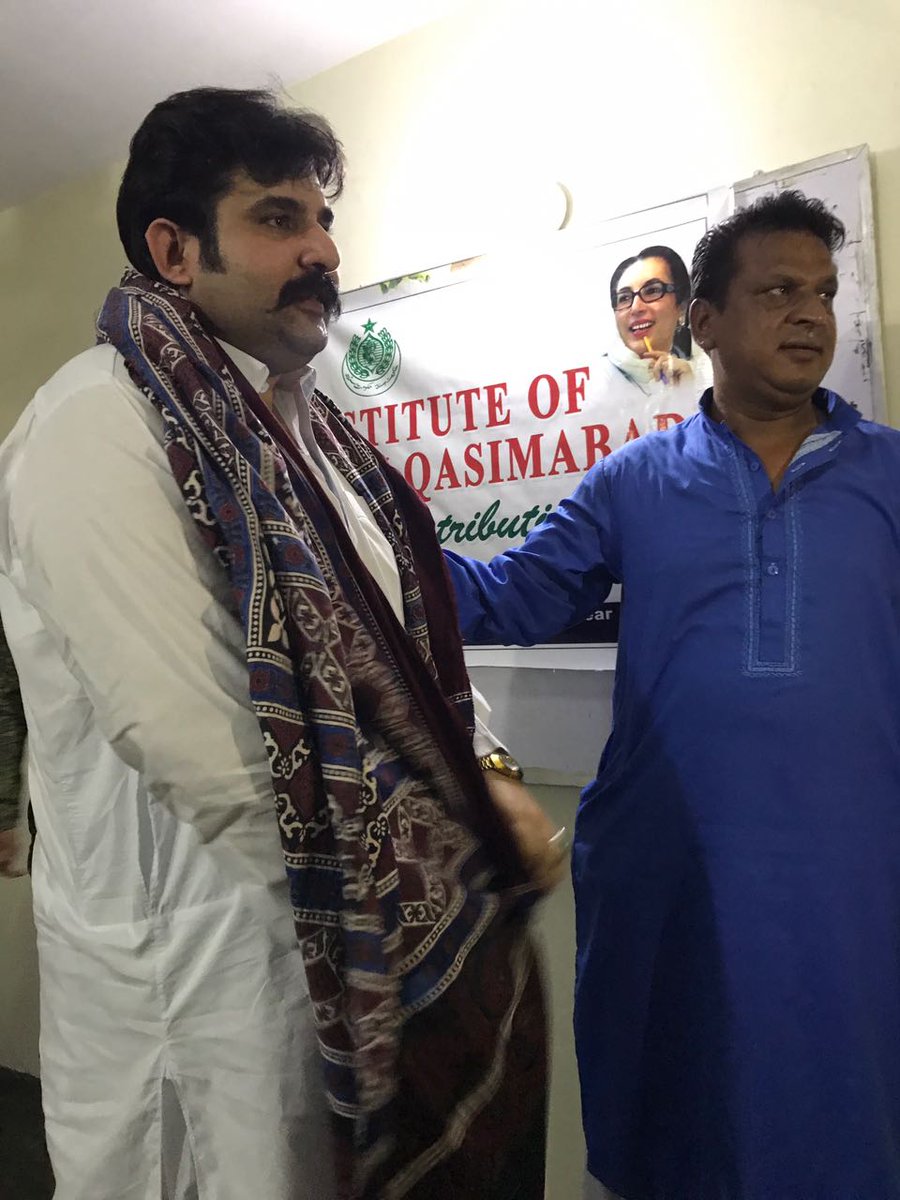 MirYasirPPP's tweet image. Attended Certificate distribution ceremony of #BBSYDP As a Cheif Guest at AIMS institute Qasimabad &amp;amp; Distributed Certificates among students