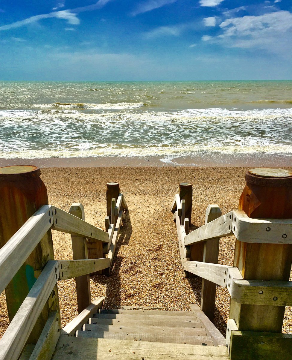 mark_latchford's tweet photo. Steps down to the beach at #jurysgap #firstfamilyholiday #dontwanttogohome https://t.co/xG5KQtl1Hm