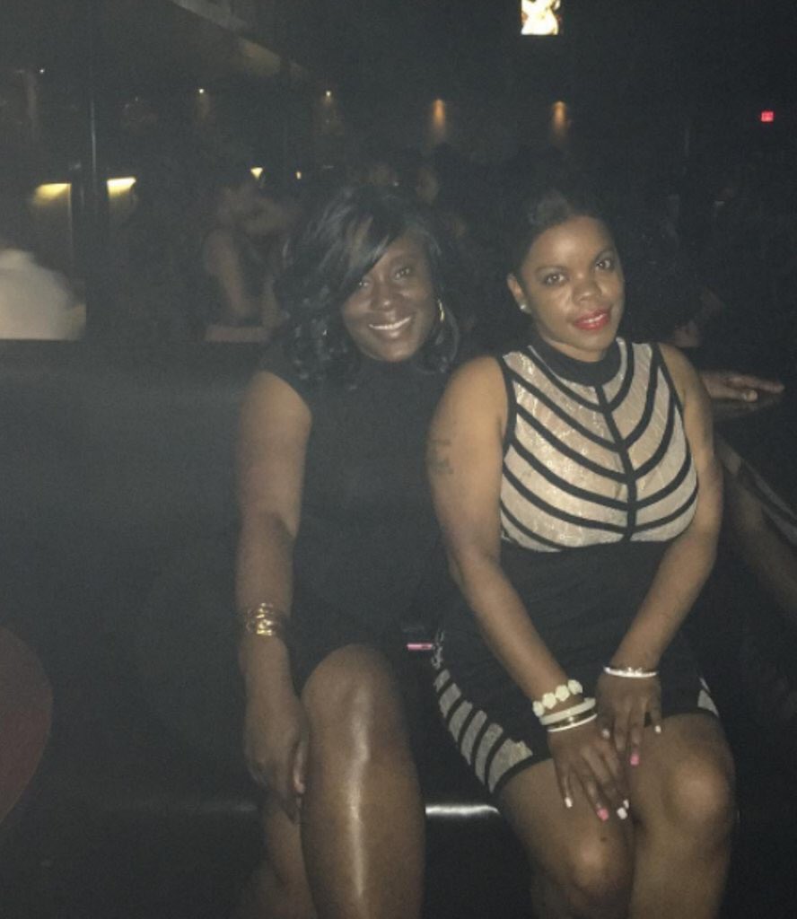 TheJohnEffect's tweet photo. @podcastqueens and @im_just_jackie is BODYING these young girls. #LevelUp #queens https://t.co/Zx2CbpQeTV