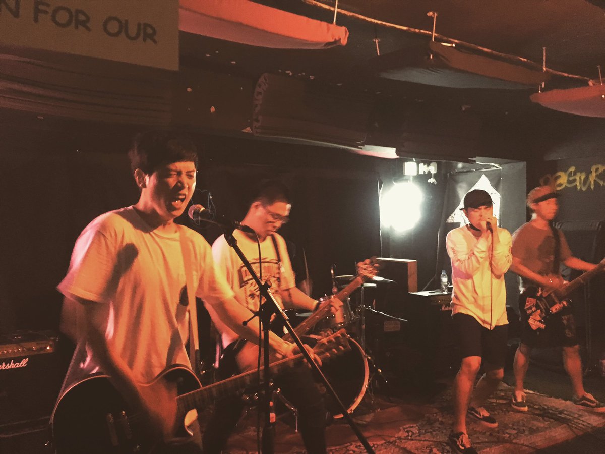 HxC_BlackMurder's tweet photo. Combative Post 공연 시작 #CombativePost #컴배티브포스트 #CombativePost_10thAnniversaryShow #ClubSHARP #클럽샤프 https://t.co/tTGvNM1YDv