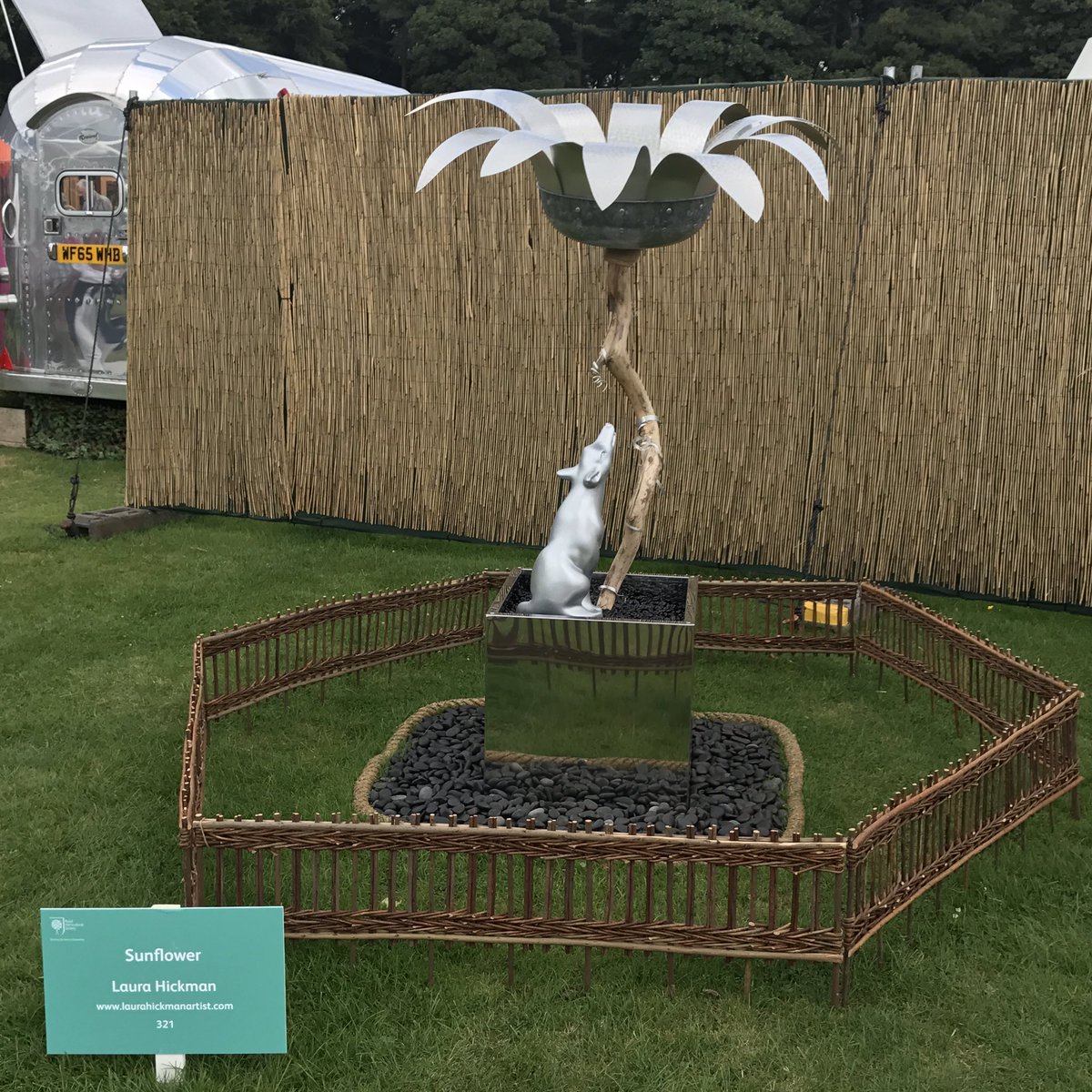 LauraHickmanArt's tweet photo. #bbctatton proud to be exhibiting my sunflower sculpture at this wonderful @The_RHS #TattonPark in the sculpture garden https://t.co/nZI70J2lBD