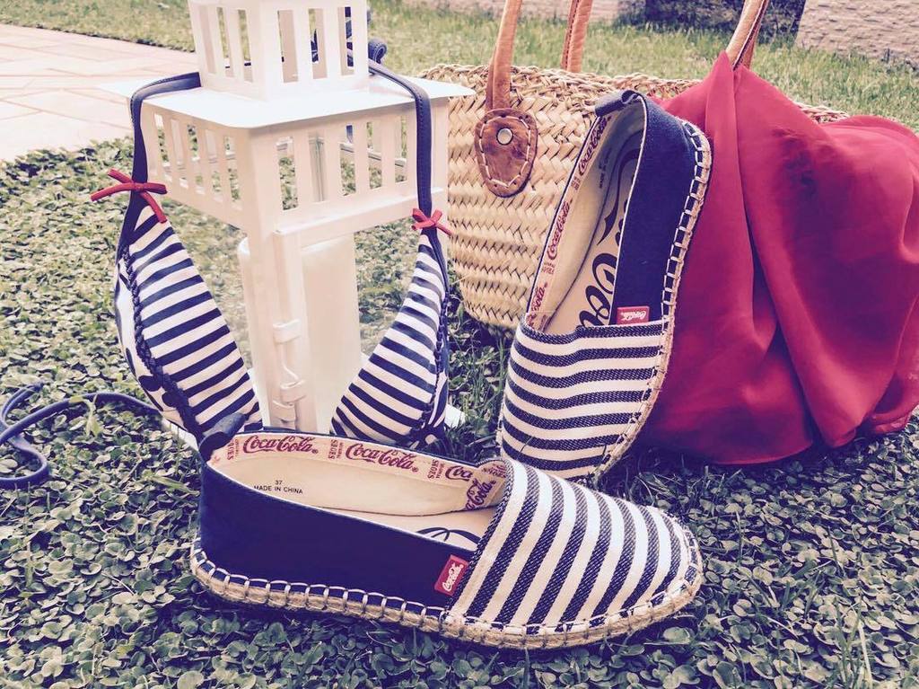 CocaColaShoesIt's tweet photo. Pronti per il mare ✌🏼😎 #summertime #cocacola #cokestyle #corriversolatuaestate #espadrillas #righe #summer2017 #ch… https://t.co/Fbn35SFY1C https://t.co/SIHneZovMf