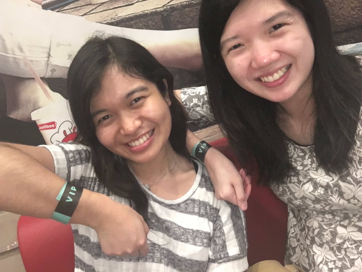 elaizatee's tweet photo. Twinning with my girl @jidelle at #OhWonder concert 👭❤️

#Milkand Mocha https://t.co/xStgJXHY7T