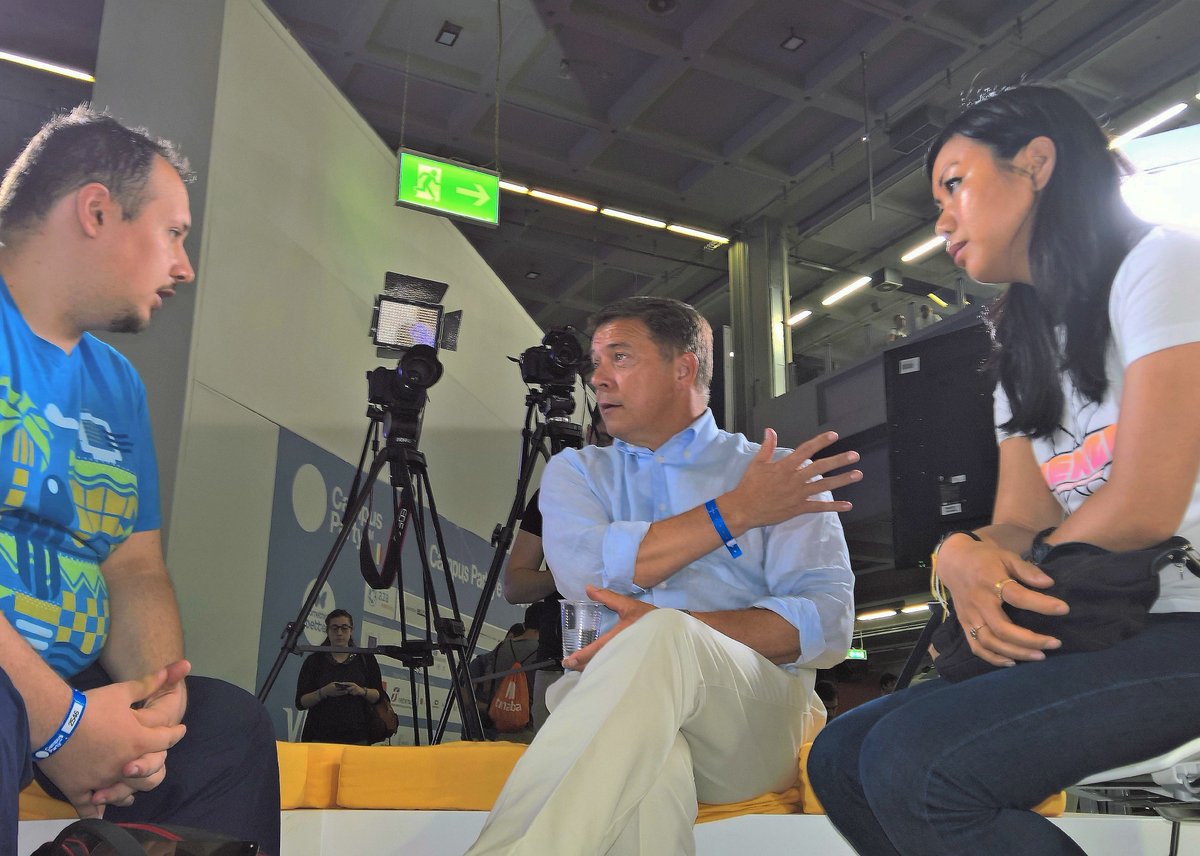 MamiSteff's tweet photo. .Prospettive per i developer nei pagamenti digitali @the_minimizer ne parla con @BillGajda di #visa @ Campus Party Italia #CPIT1 #VisaCP https://t.co/eDGr8hjM03