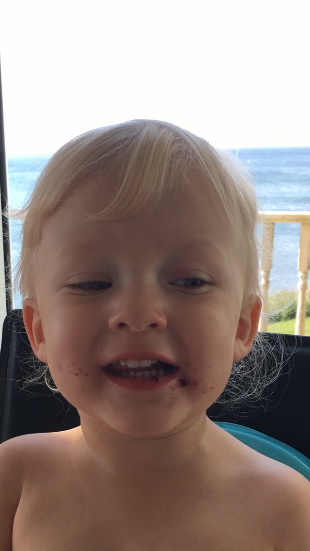 Jazzk92's tweet photo. Someone is loving her blueberry jam this morning @patspreserves #bestjamever #shewontshare https://t.co/Xt37eedUCO