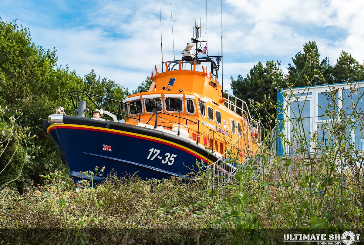 RNLI tweet picture