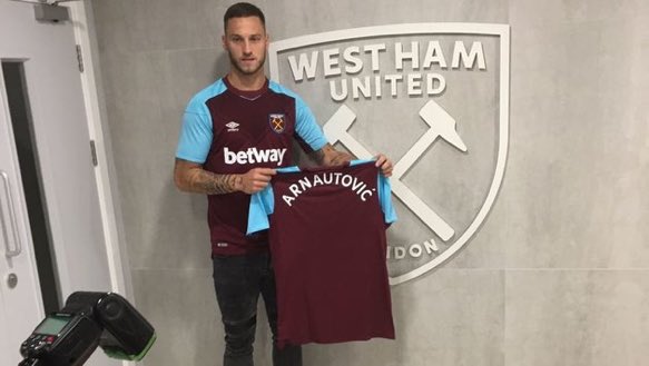 WHUFC_News's tweet photo. #WelcomeArnautovic 👀🇦🇹⚒ https://t.co/lDlziKlTJ0