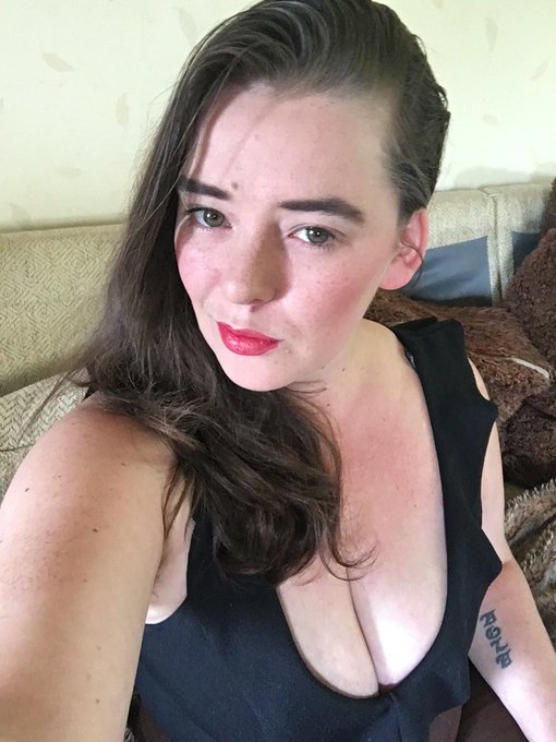 Come say hello now. I'm on cam most of the day https://t.co/01CokLJXs3 #femdom #submit https://t.co/<a href="/tag/femdom"class="tags"><span>#femdom</span></a><a href="/tag/submit"class="tags"><span>#submit</span></a>