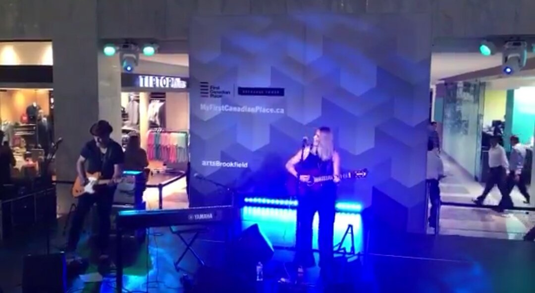 MyTOFD's tweet photo. #ThisWeekInMyTOFD
@BrookfieldPLTO celebrated their 25th ๐
@jessicamitchell belted out her best tunes ๐ถ
#CommerceCourt summer tunes https://t.co/SoQx8ATH6r