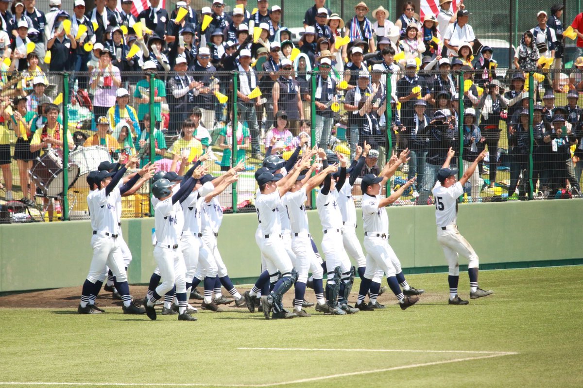 daichi_bb2's tweet photo. 今日で中津商業野球部引退しました。
今までで一番色々な意味で「熱い」試合になりました🔥最高な仲間と、最高の応援をしてもらって、最高の試合が出来たことに感謝！！
最強に楽しい2年半の高校野球生活でした💪🏻 https://t.co/nnuvRZiqRp